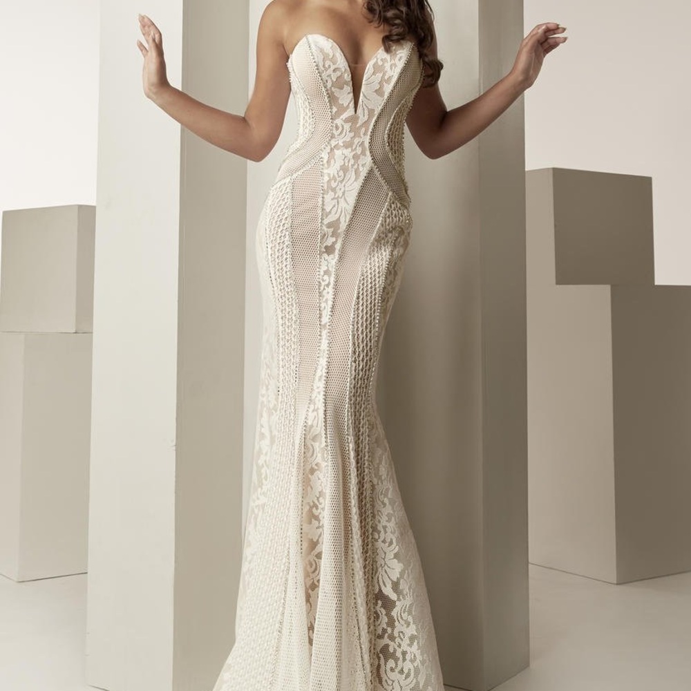 Prom dress - Picture 4 of 5